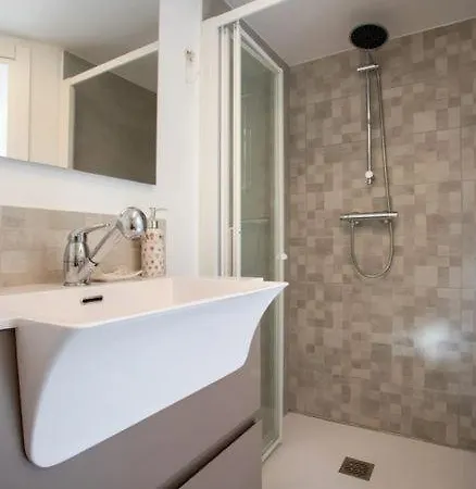 Apartment Elegante In Di Charme Alassio